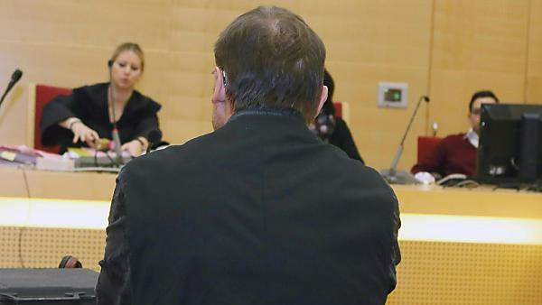 Unter anderem wegen Brandstiftung angeklagt