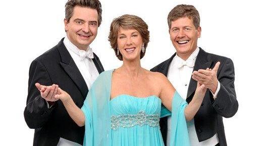 Die Opernballkleider 2014 von Mirjam Weichselbraun und Barbara Rett