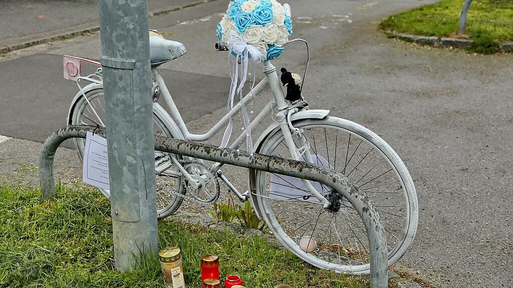 "Ghost Bike" in Salzburg: Gedenken an getötete Radfahrerin