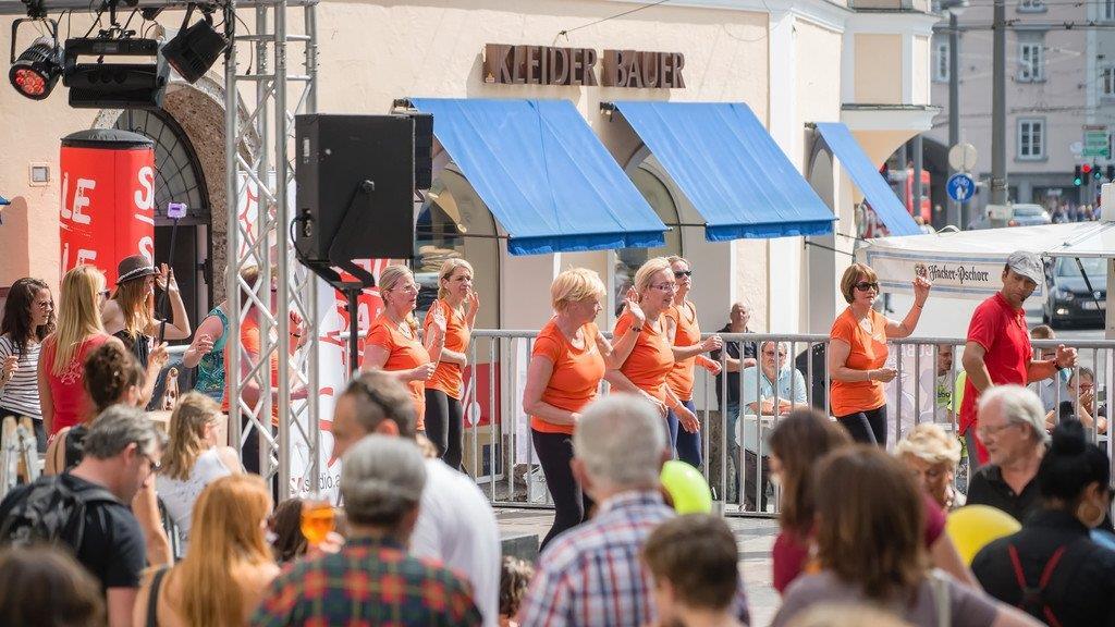 Linzergassenfest 2015 bei Sonnenschein eröffnet