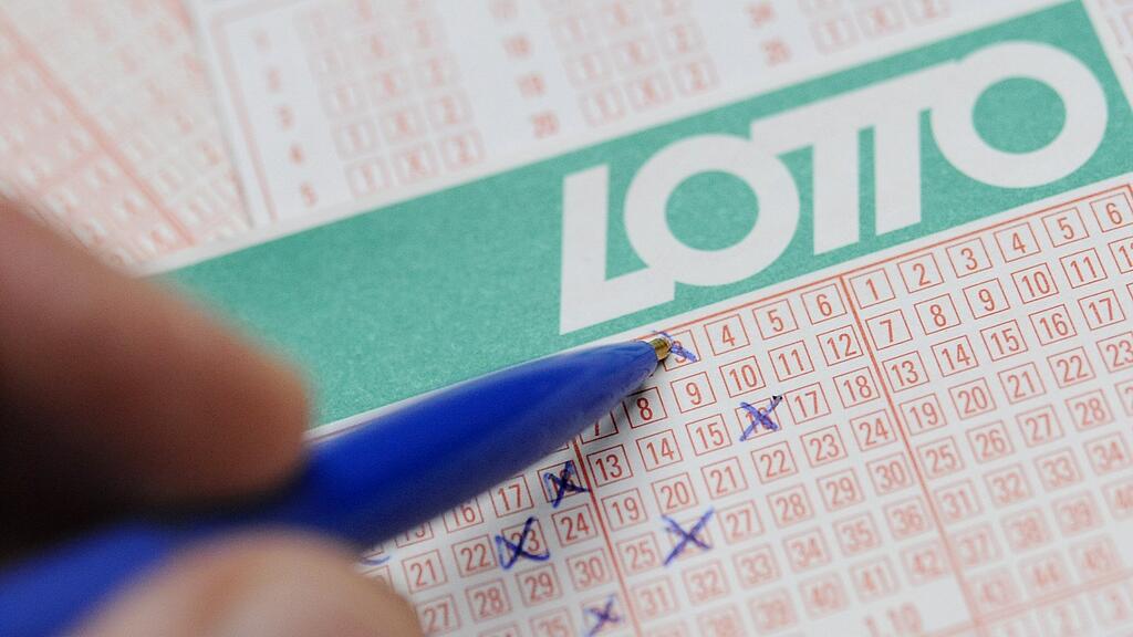 Über vier Millionen Euro liegen im Lotto-Topf.