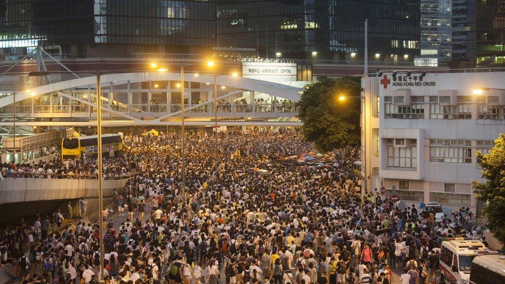 Demonstranten legen Hongkong lahm