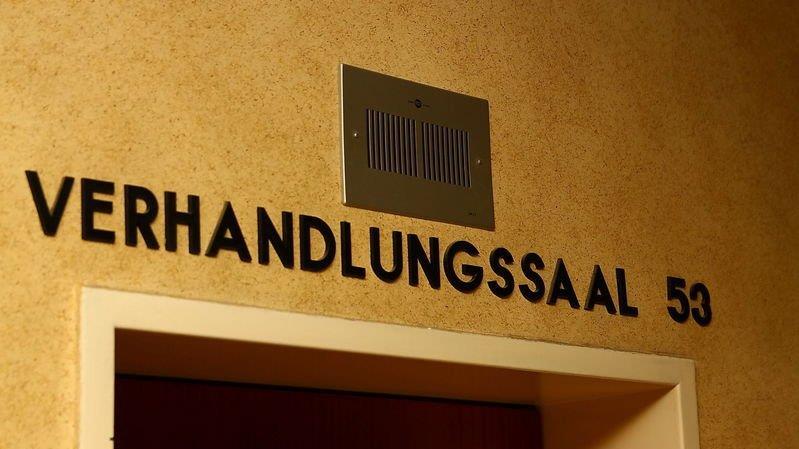 Klage gegen Stronach-Partei