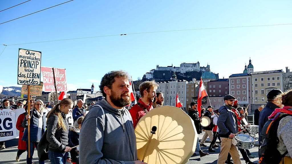 Corona-Demo in der Stadt Salzburg