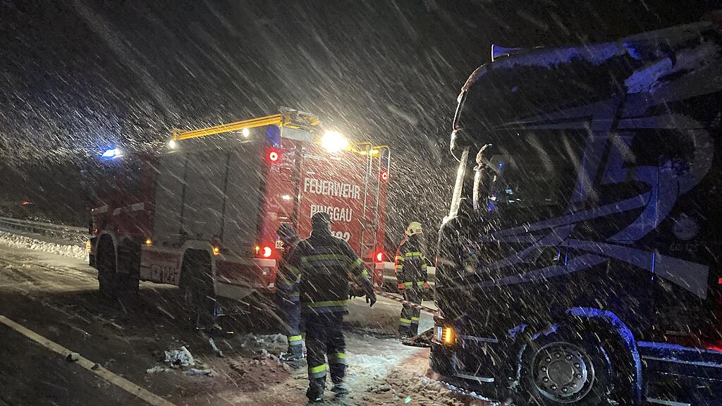 Schnee-Chaos in \u00d6sterreich