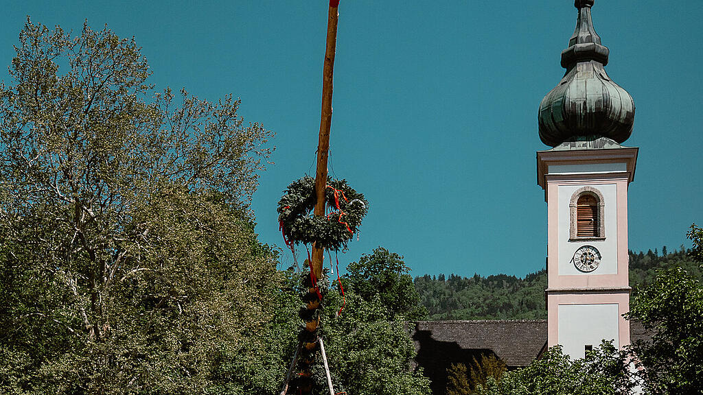 Maibaumaufstellen Aigen