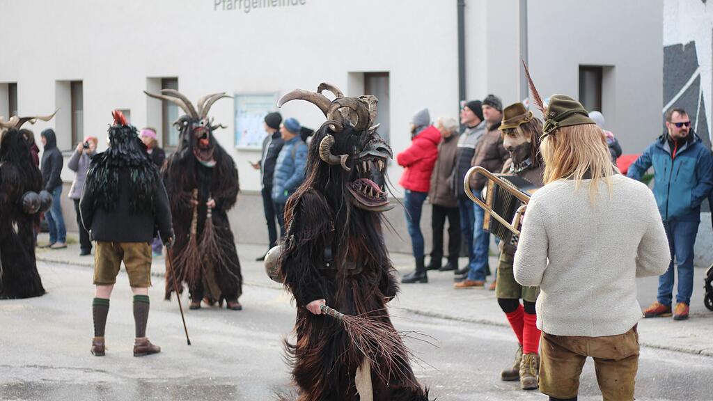 Gro\u00dfer Pongauer Perchtenlauf - Bischofshofen