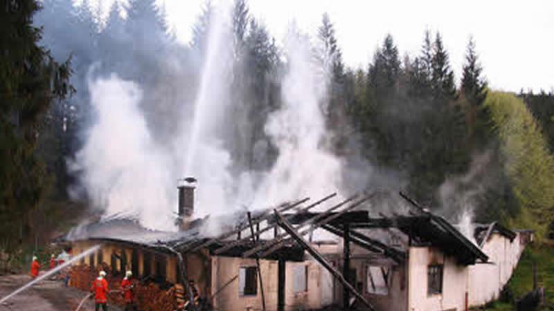 Schießstand in Unken in Brand