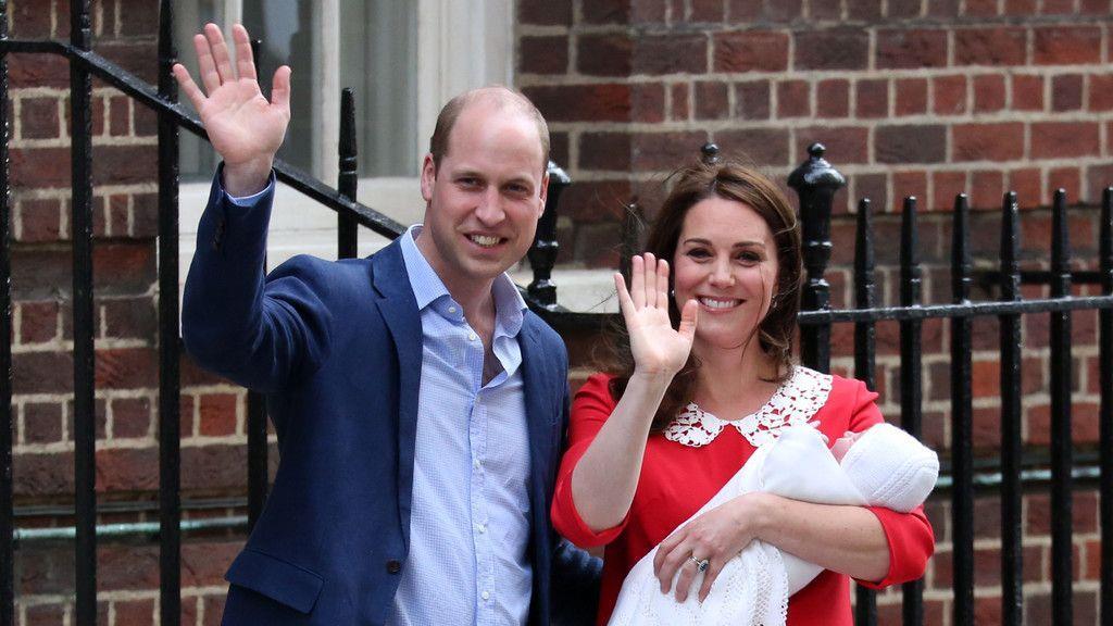 Prinz William und Herzogin Kate treten vor die Kameras
