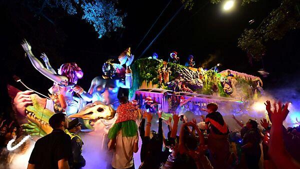 In Orleans gibt es jedes Jahr zahlreiche Mardi-Gras-Umzüge