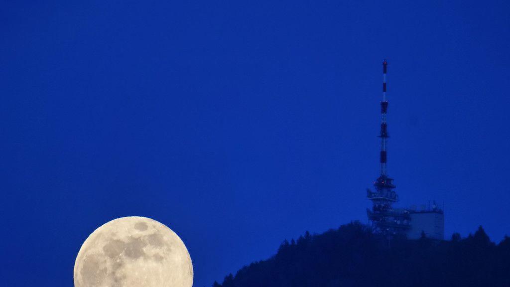 Vollmond über Salzburg