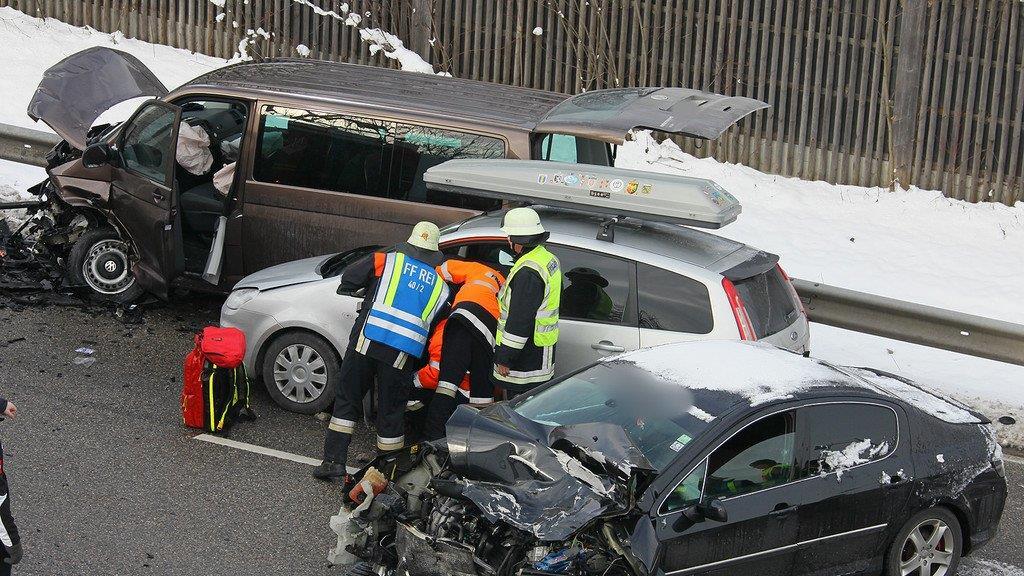 Schwerer Crash auf B20