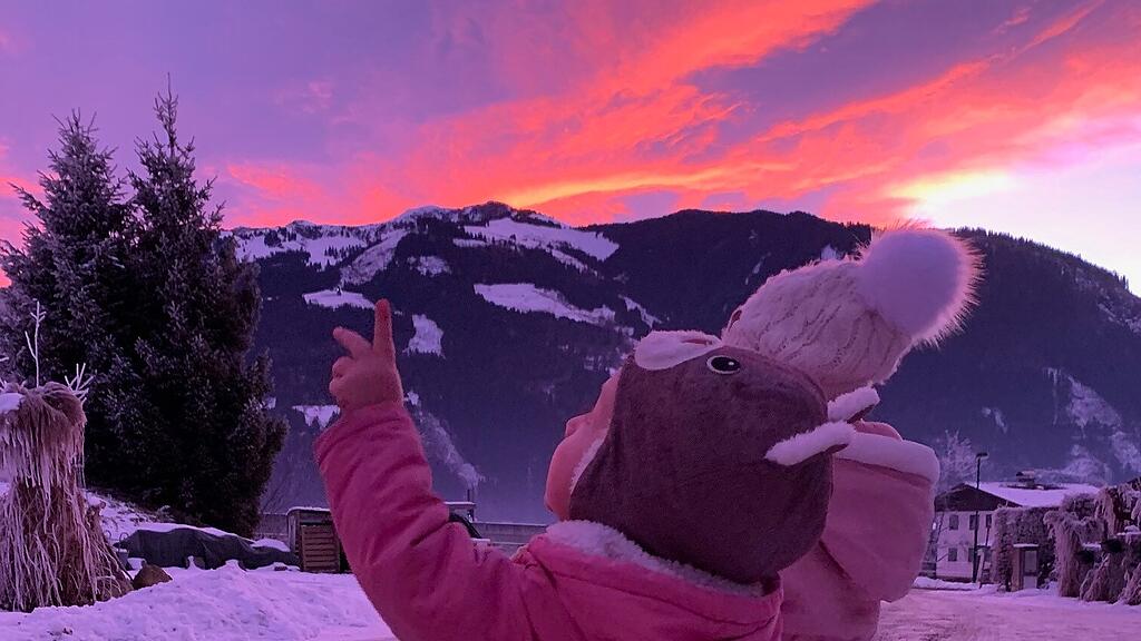 Wundersch\u00f6ner Sonnenaufgang \u00fcber Salzburg III