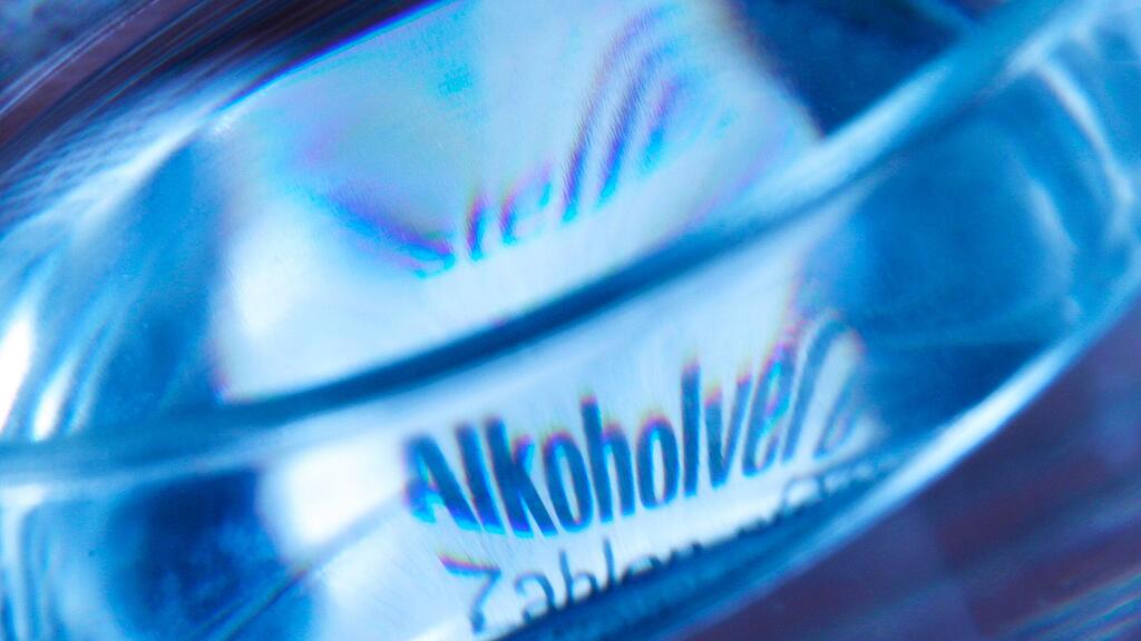 Der Lkw-Lenker hatte über zwei Promille Alkohol intus. (Symbolbild)