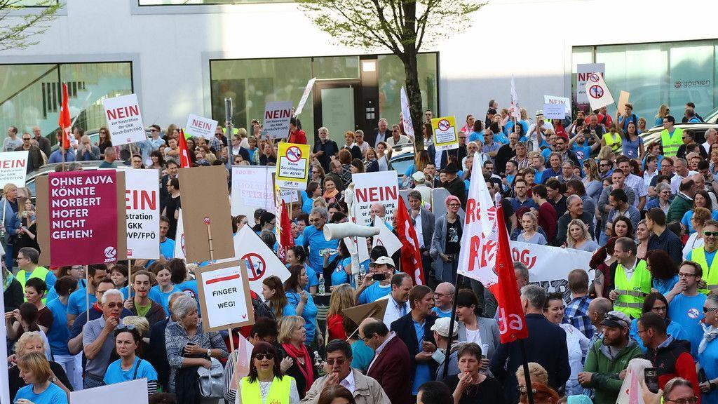 1.500 Teilnehmer bei Kundgebung vor AK Salzburg