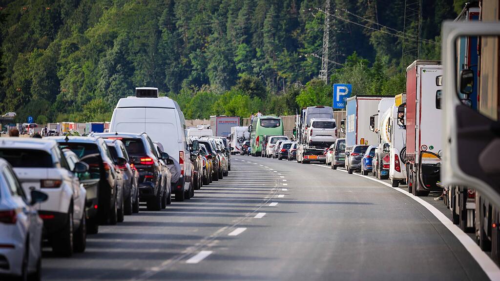 Stau, Rettungsgasse