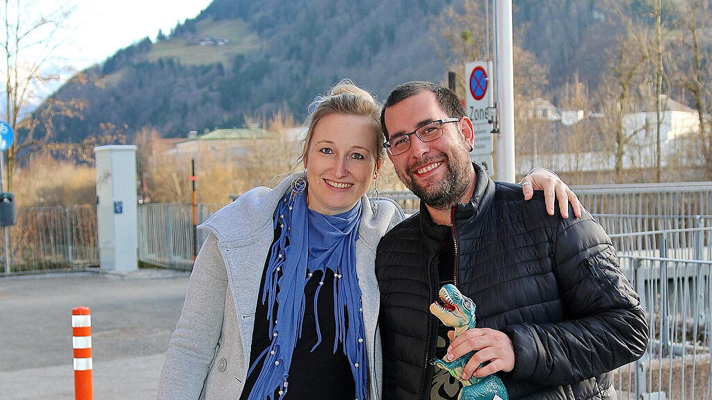 Die Dinosaurier sind los Giganten im Ziegelstadel Hallein