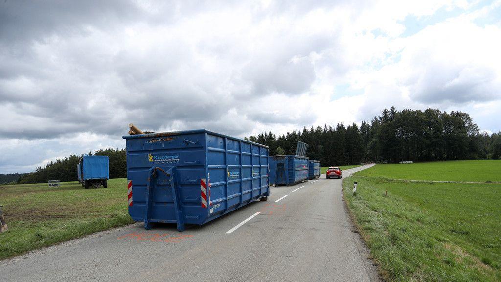 Zelteinsturz in OÖ: Aufräumarbeiten am Sonntag