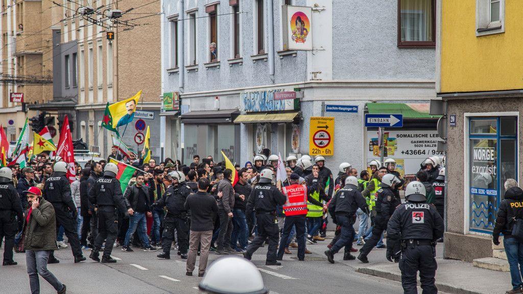 Demo der Kurden in Salzburg