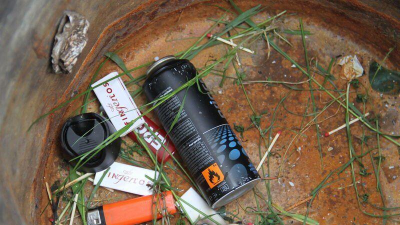 Offenbar erreignete sich der Unfall beim Zündeln mit dieser Spraydose.