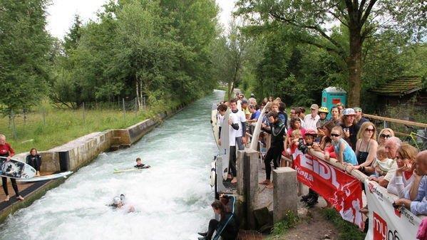 Surfen am Almkanal