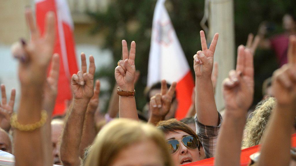Mega-Demo nach Mord an Journalistin auf Malta