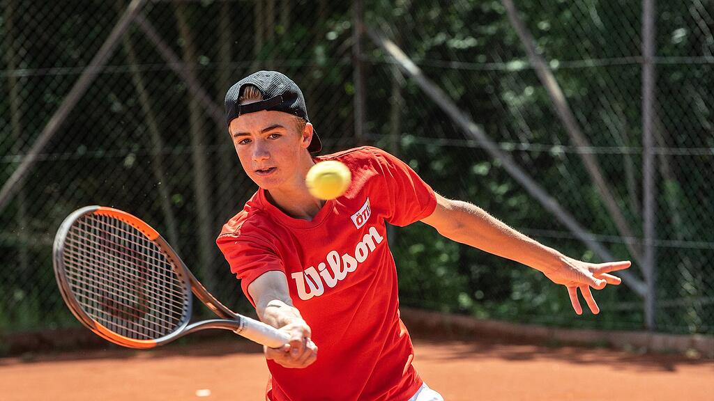 Lukas Neumayer, Tennis