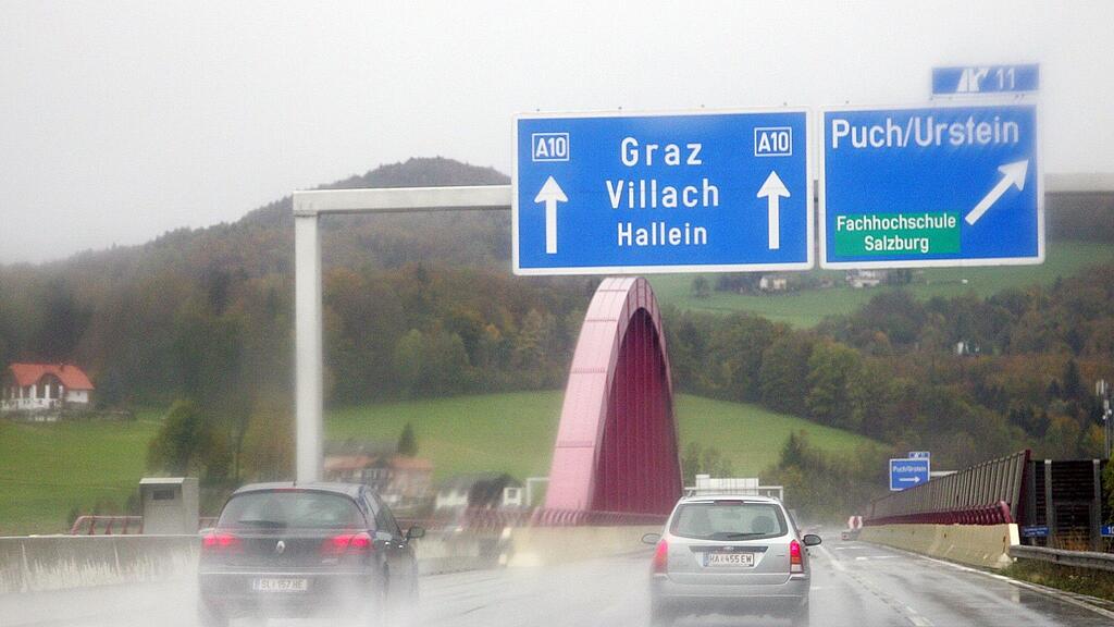 Gleich zwei Verkehrsunfälle innerhalb kürzester Zeit ereigneten sich am Sonntag auf der A10.