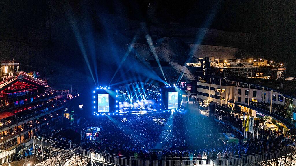 Ski Opening Simply Red