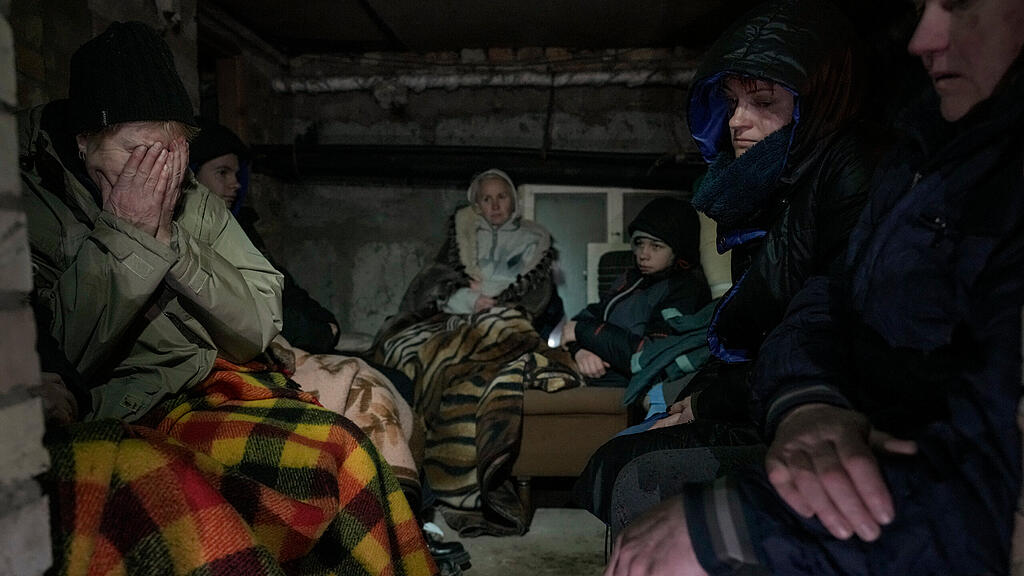 Ukraine-Krieg, Tag 7: Zerstörung und Flucht