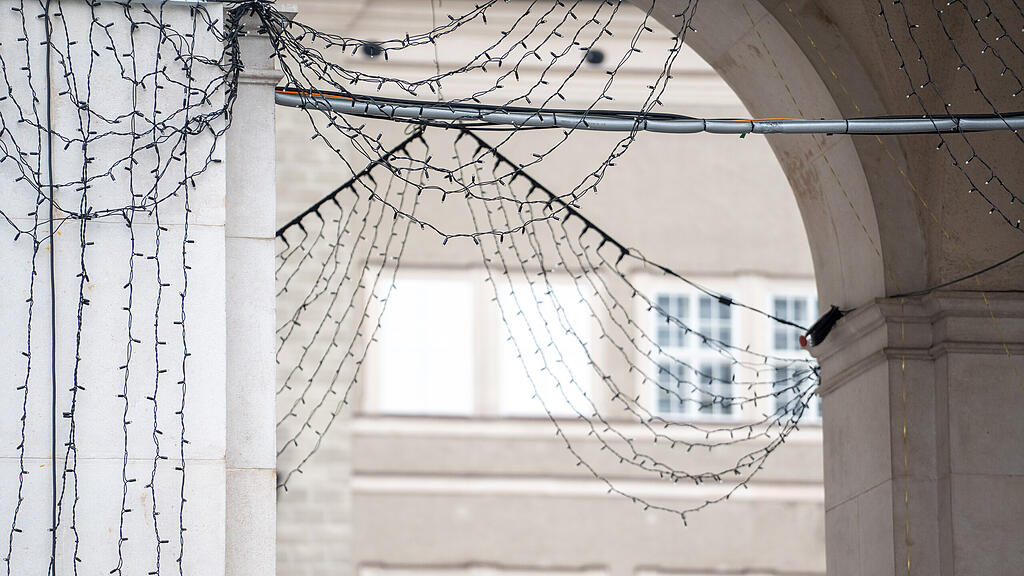 Aufbau Christkindlmarkt