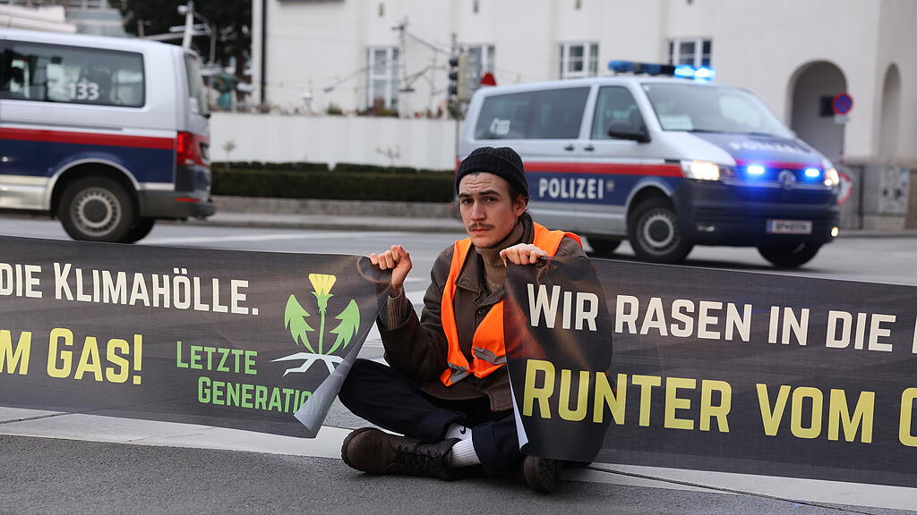 Klima-Protest rund um Wiener Naschmarkt