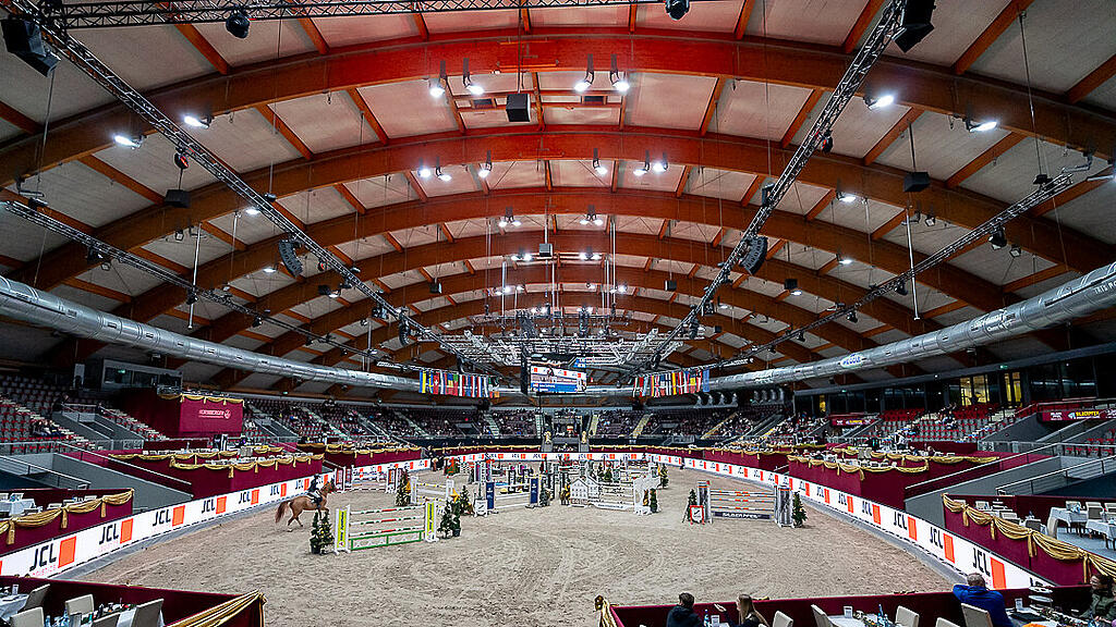 Amadeus Horse Indoors 2023