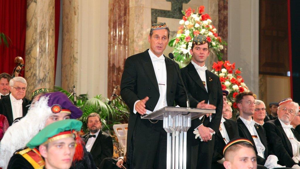 WKR-Ball 2012: In der Hofburg (APA/FAYER/EPA)