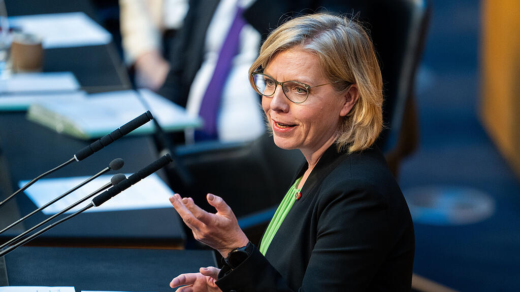 Leonore Gewessler