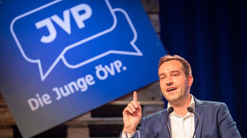 Kurz übergibt JVP an Schnöll