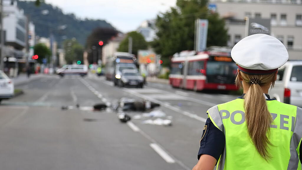 Biker_vs_Taxi_Alpenstraße