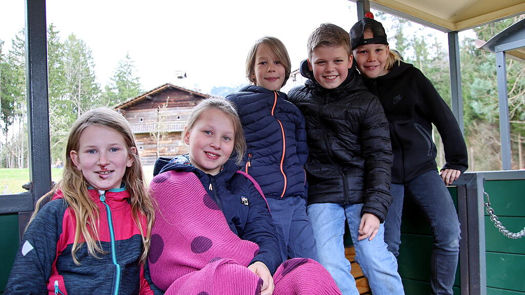 Gro\u00dfer Osternmarkt im Salzburger Freilichtmuseum