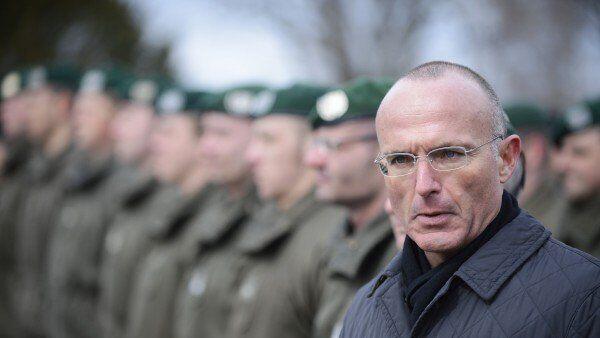 Die Militärmusik werde Außenstellen in allen Bundesländern haben, personell werden die Kapellen aber gekürzt, erklärte Verteidigungsminister Gerald Klug.
