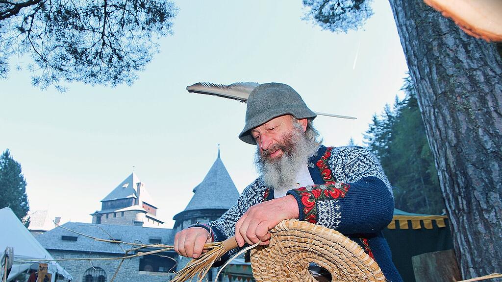 Mittelalterfest auf Burg Finstergr\u00fcn