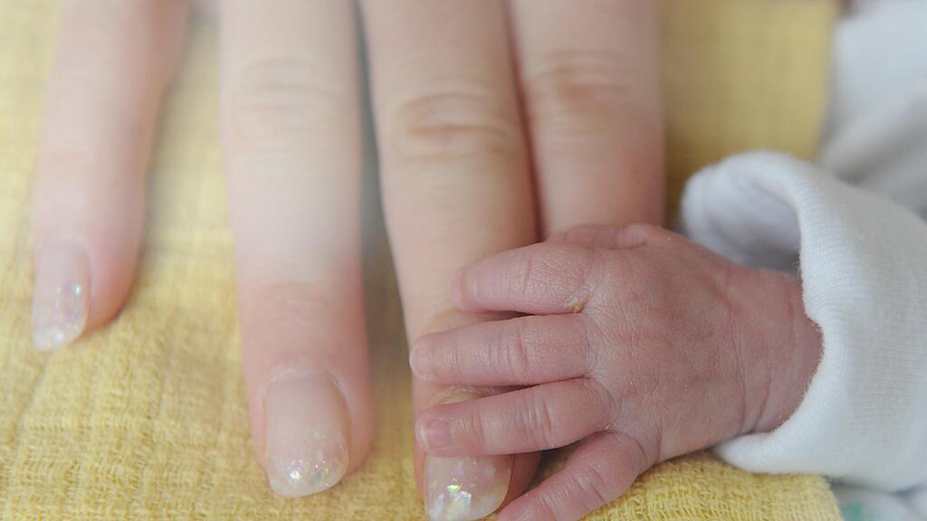 Mutterkontakt ist für Babys wichtig (Symbolbild).