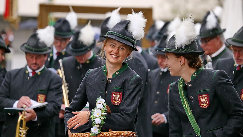 Bad Hofgastein feiert Erntedankfest und Altarweihe