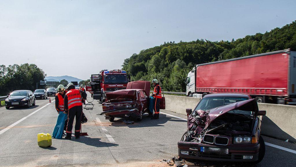 Unfall mit drei Fahrzeugen bei Salzburg-Nord