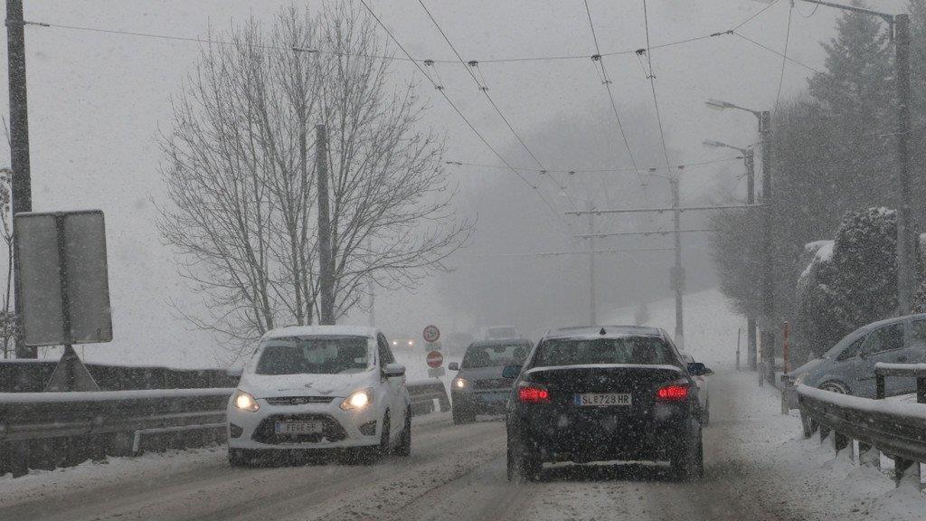 Schnee und Verkehrschaos auf den Straßen II