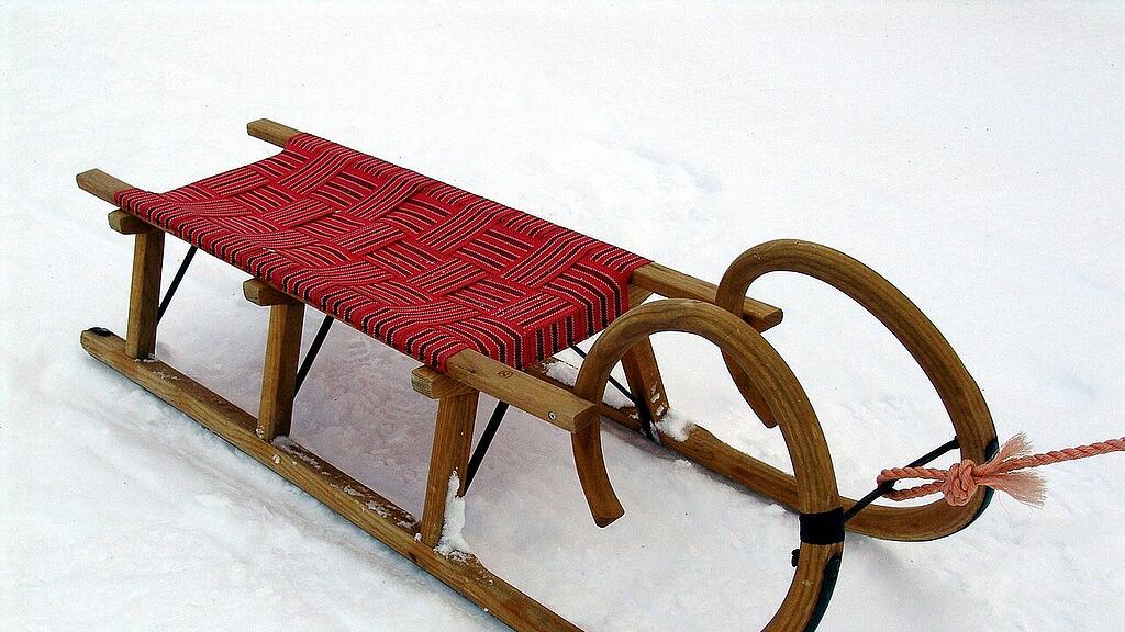sleds-600597_1280.jpg