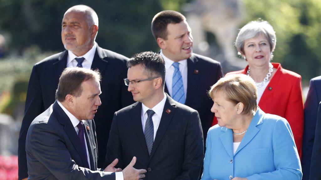 EU-Gipfel: Familienfoto im Mirabellgarten