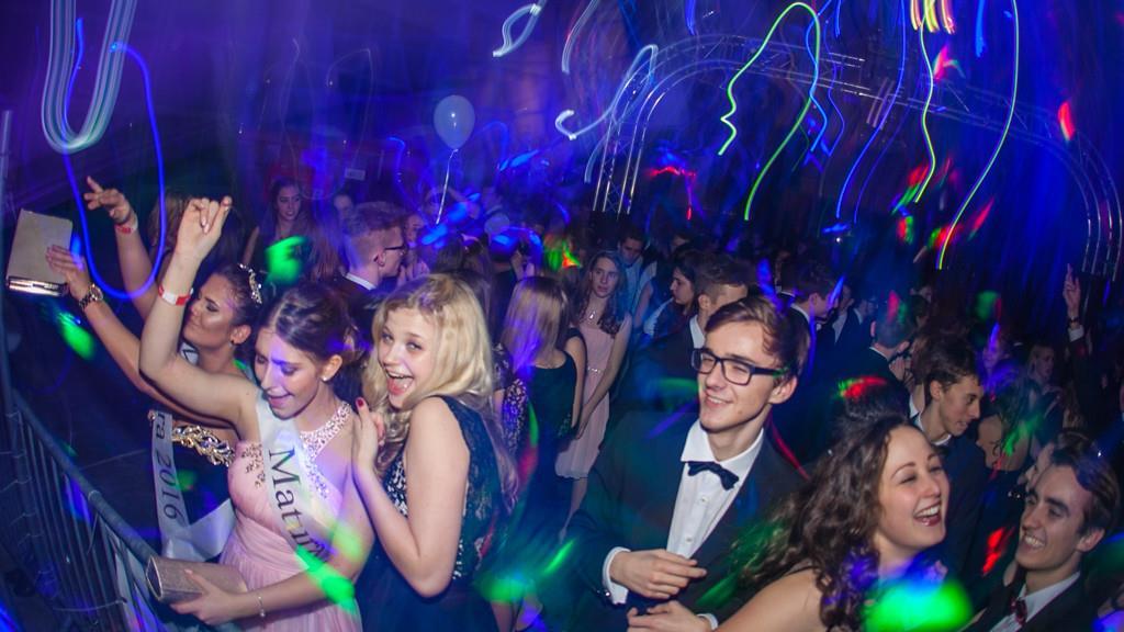 AKADemy Awards, I