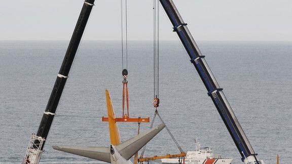 Flugzeug wird geborgen