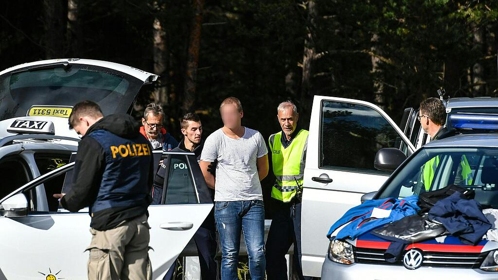 Die Polizei nahm drei von vier Verdächtigen fest.