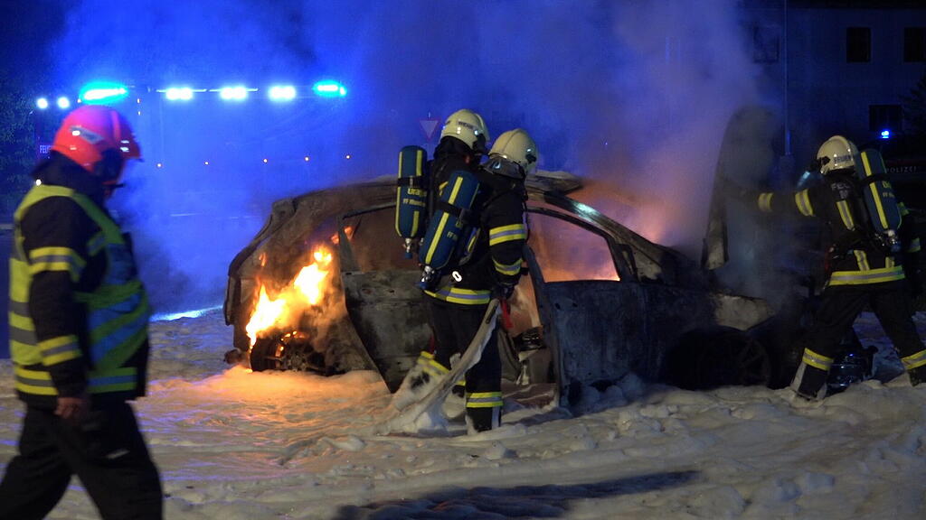 Pkw-Brand in Mondsee